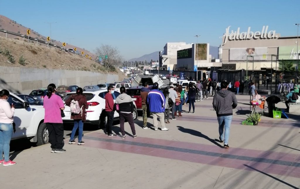 fila vacunacion calera open plaza