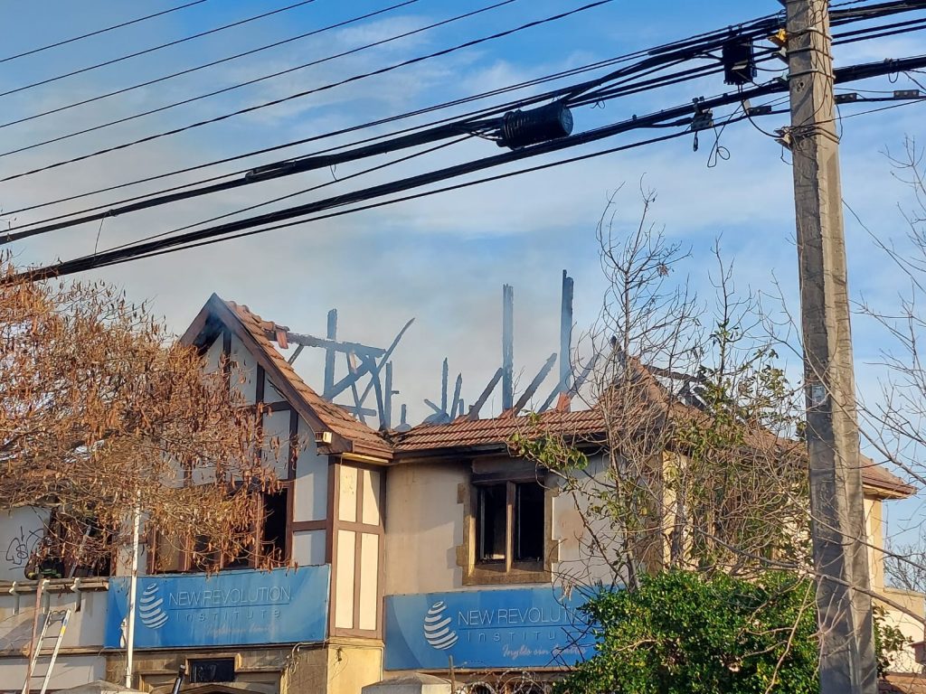 Incendio-estructural-en-casa-de-calle-Lorca-Quillota-29-de-junio-de-2022-1024x768.jpeg