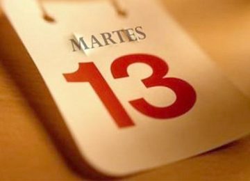 martes 13