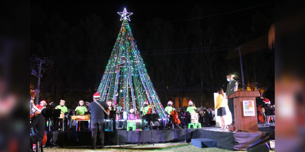 La Calera da la bienvenida a diciembre con encendido de árbol de Navidad