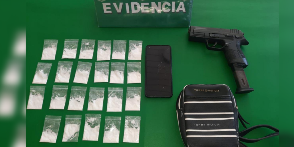 Maitencillo: En control vehicular detienen a hombre que llevaba cocaína y una pistola