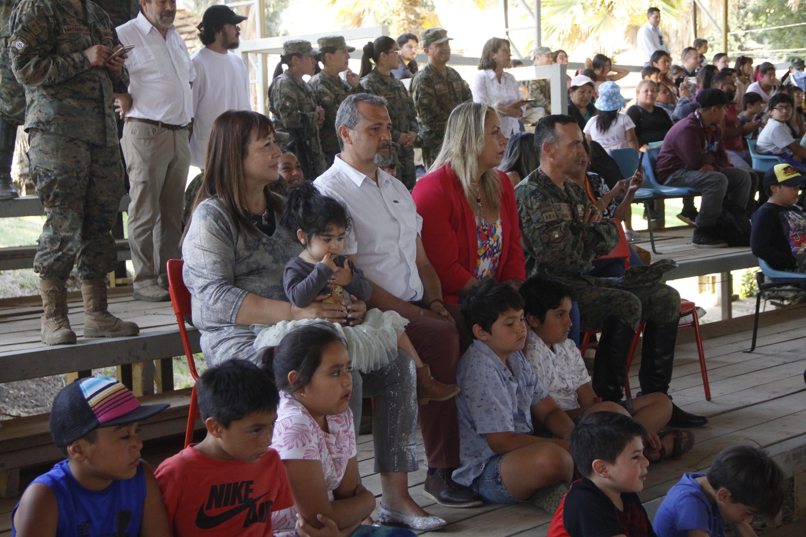 250 niños de Quillota celebraron la Navidad en el Regimiento Granaderos