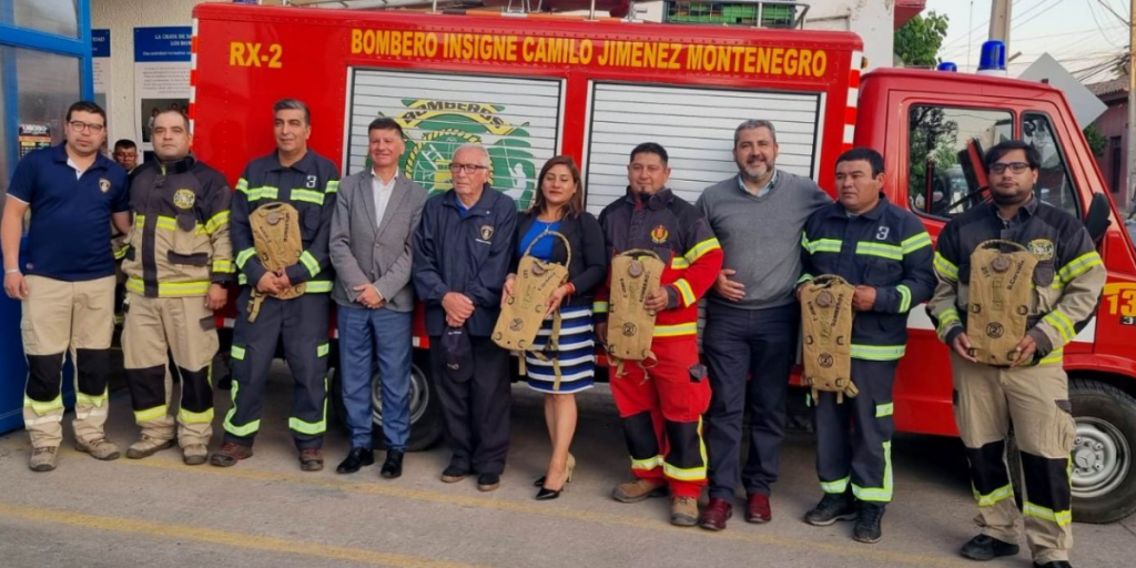 Bomberos de Santa María reciben 60 mochilas de hidratación