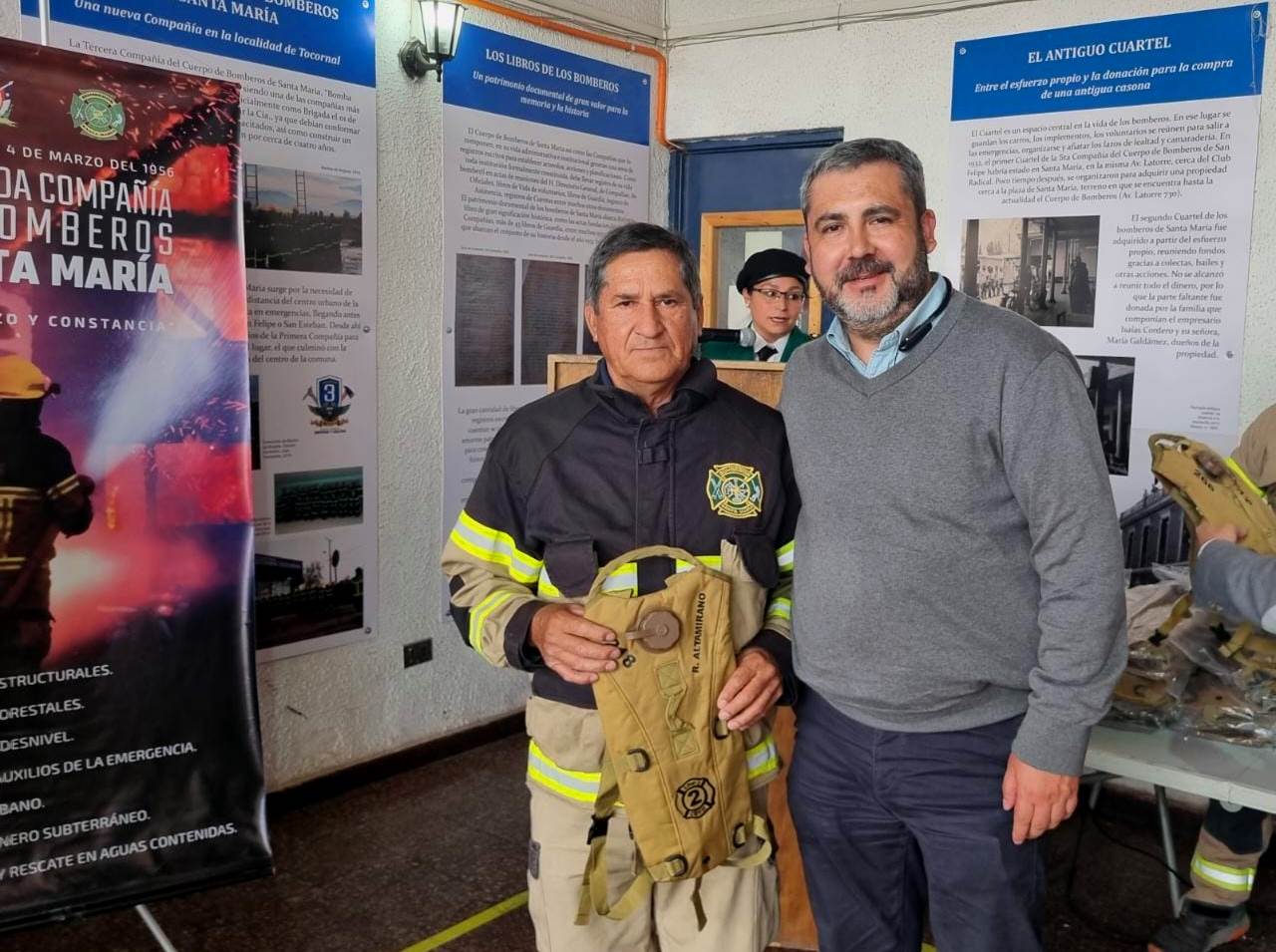 Bomberos de Santa María reciben 60 mochilas de hidratación