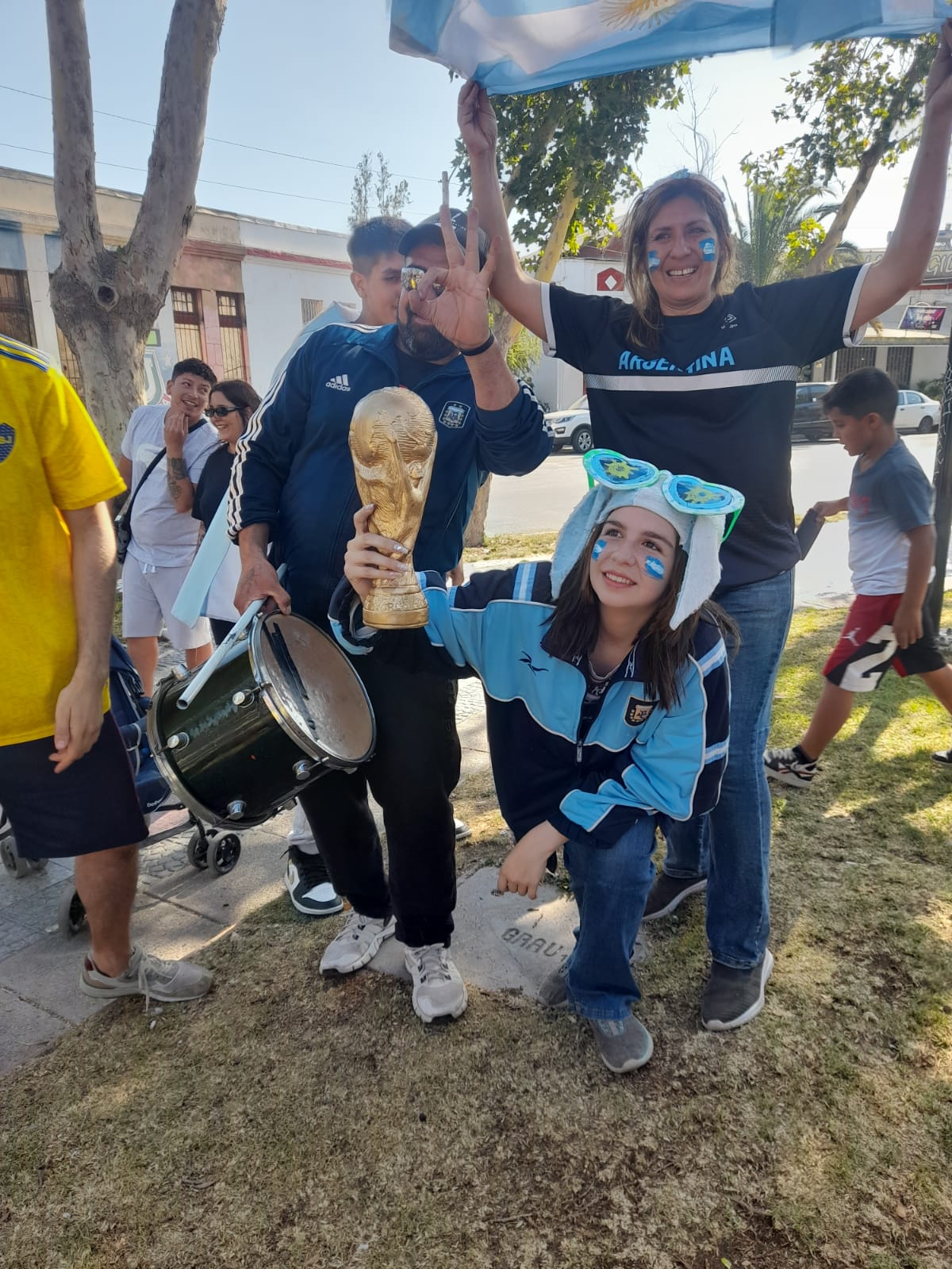 [FOTOS] Argentinos celebraron título mundial en las plazas de Quillota y La Calera