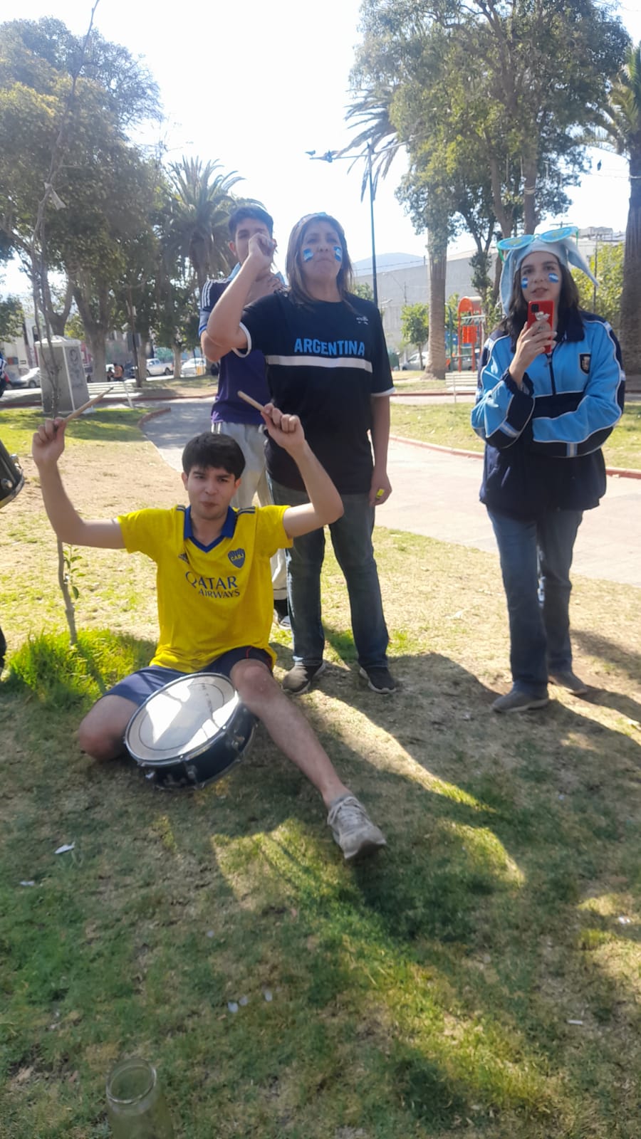 [FOTOS] Argentinos celebraron título mundial en las plazas de Quillota y La Calera