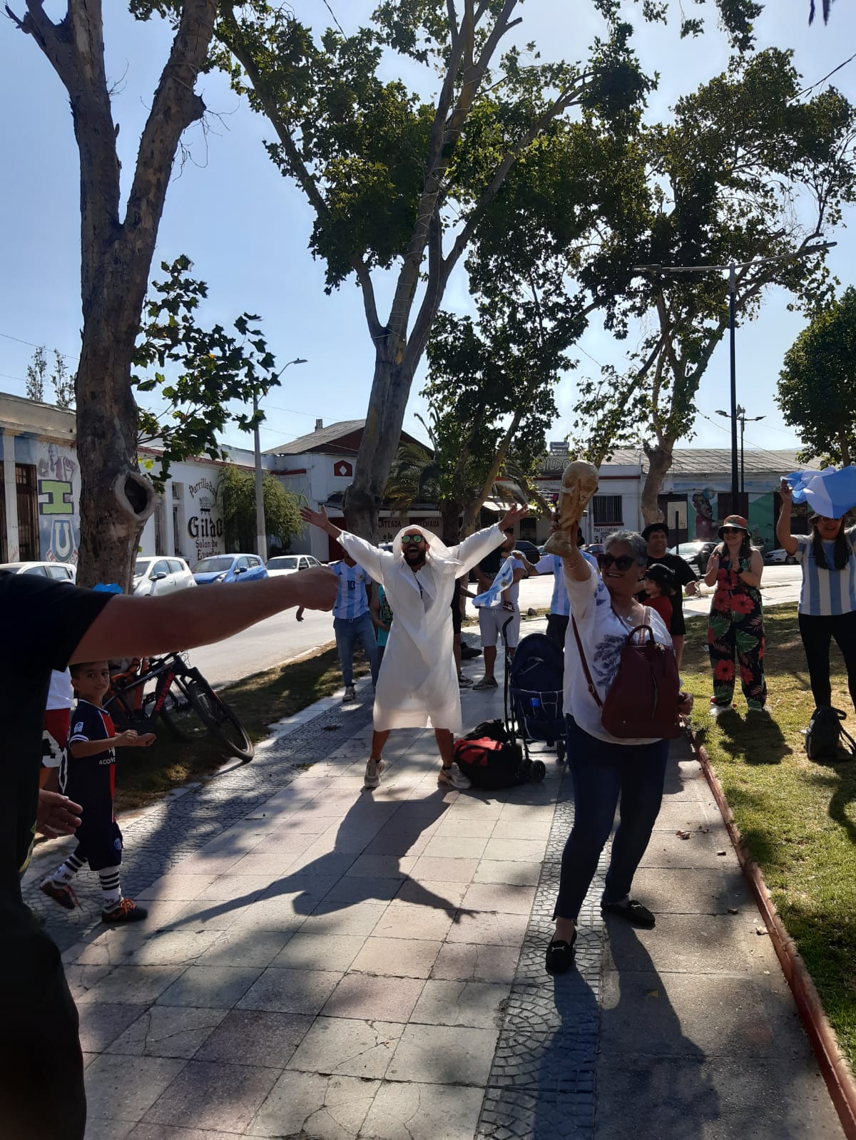 [FOTOS] Argentinos celebraron título mundial en las plazas de Quillota y La Calera (4)