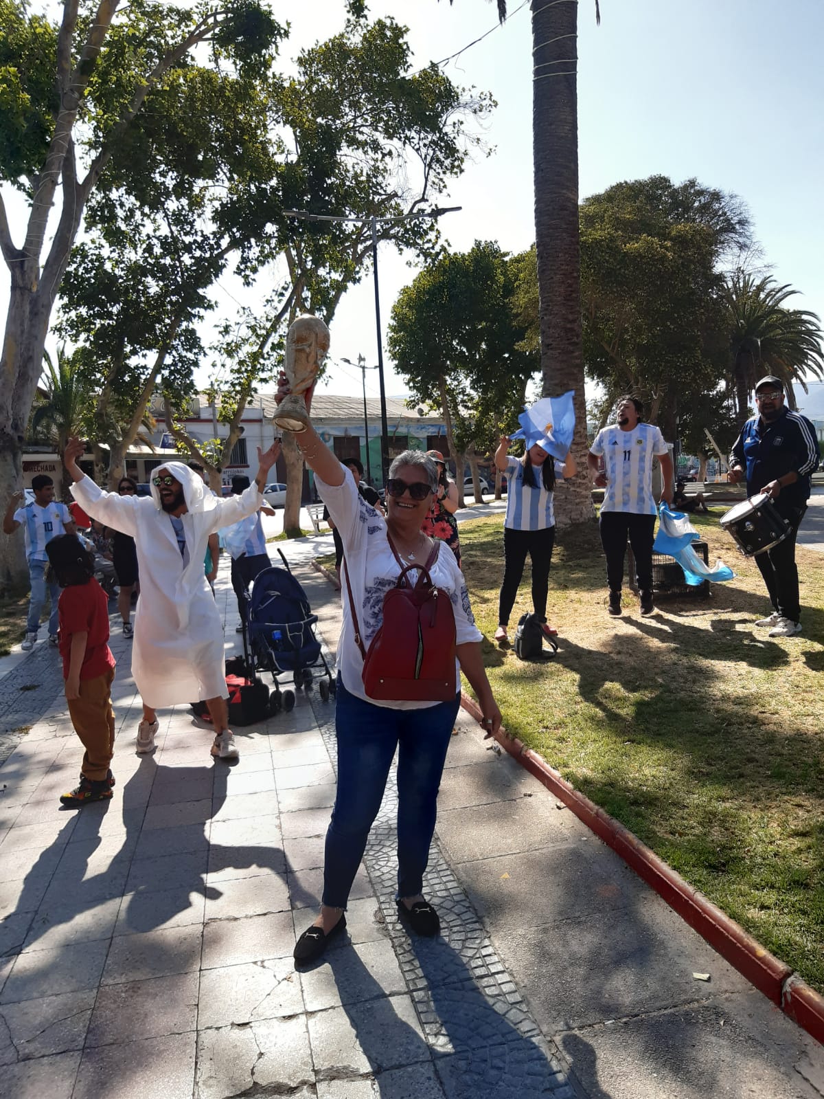 [FOTOS] Argentinos celebraron título mundial en las plazas de Quillota y La Calera