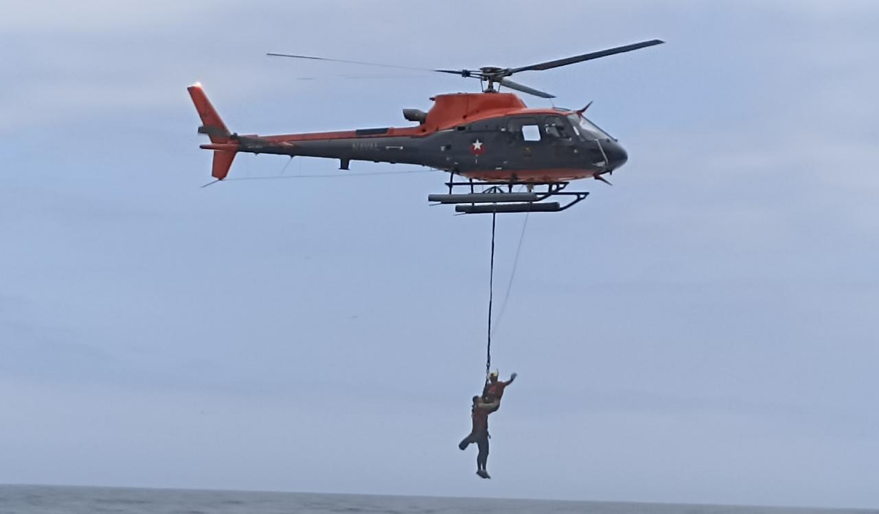 Rescatan ileso a kayakista que estaba a la deriva en Maitencillo