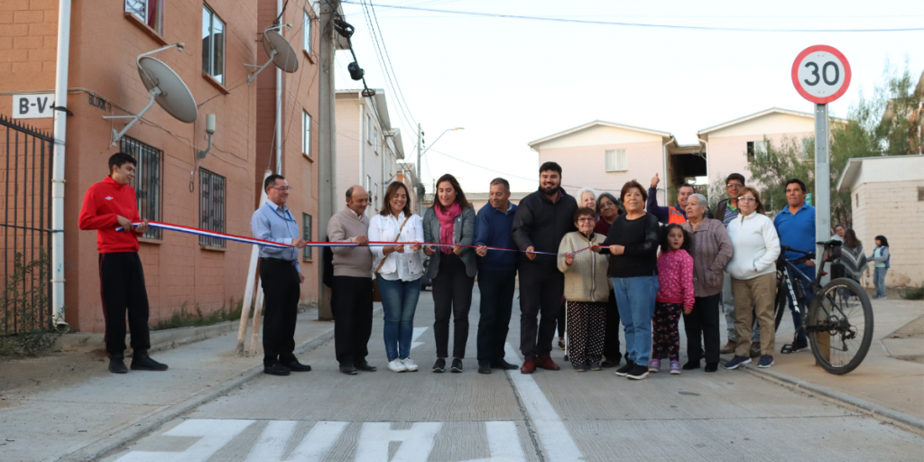 Quillota: Estrenan nuevos pavimentos en Población Rebolar 1 y Altos de Serrano