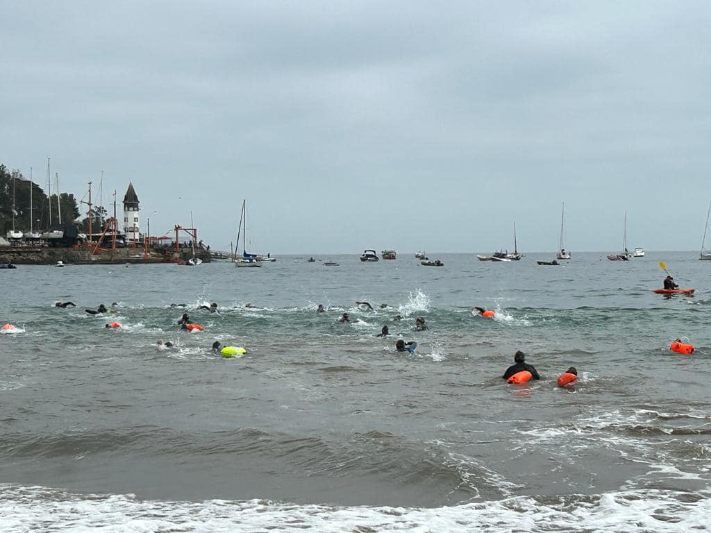 Cerca de 300 deportistas participaron en el Triatlón de Papudo 2023