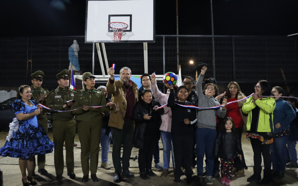 Quillota Inauguran multicancha del cerro Mayaca con nuevas luminarias y cierre perimetral