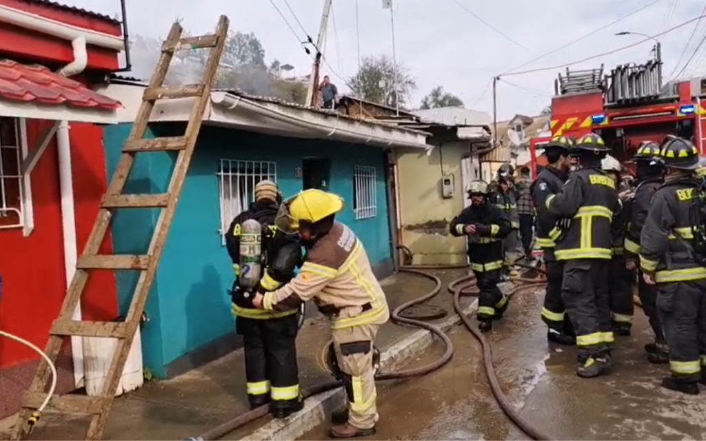 Quillota: Incendio en viviendas dejó siete personas afectadas