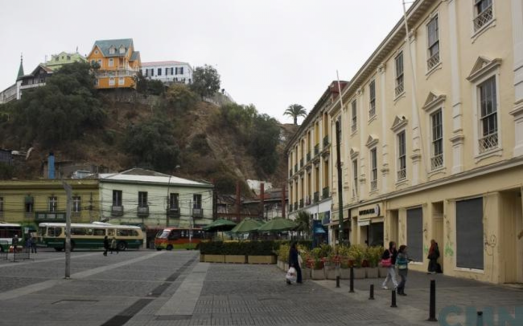 Valparaíso: Investigan homicidio de hombre en la plaza Aníbal Pinto