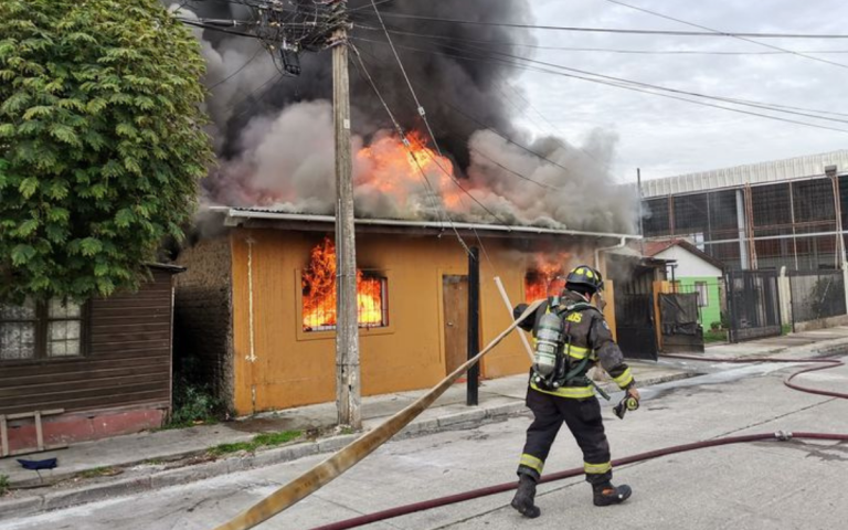 VIDEO-Reportan-incendio-en-vivienda-de-Quillota-768x480.png