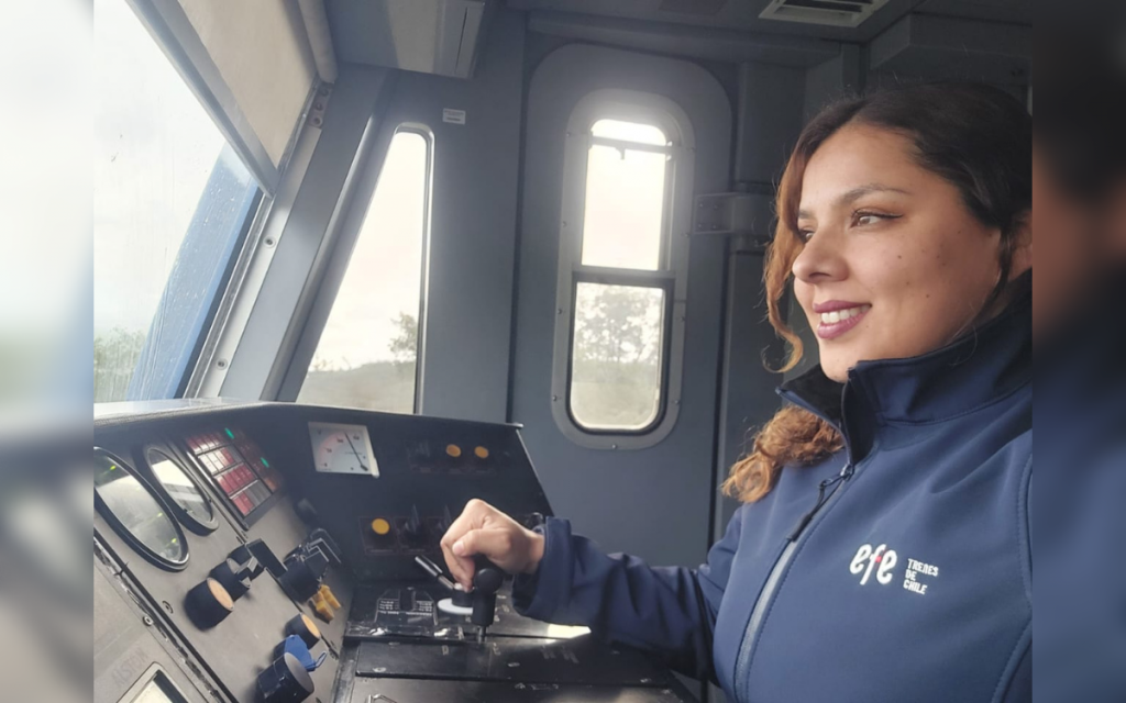Seis nuevas maquinistas mujeres se incorporan al Tren Limache-Puerto