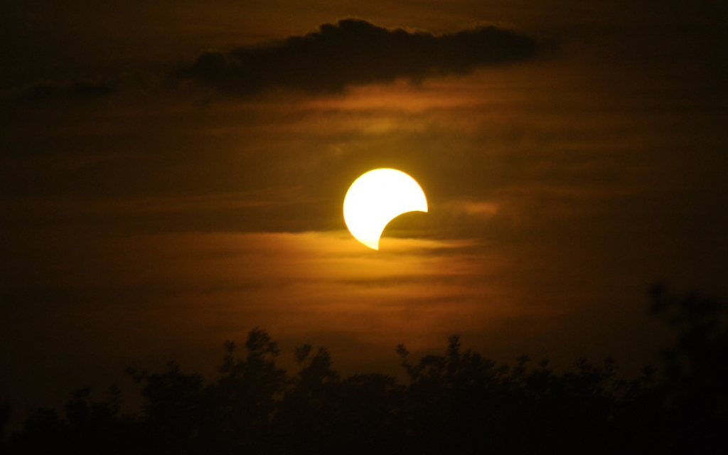 Eclipse solar 14 de octubre en Chile ¿A qué hora verlo