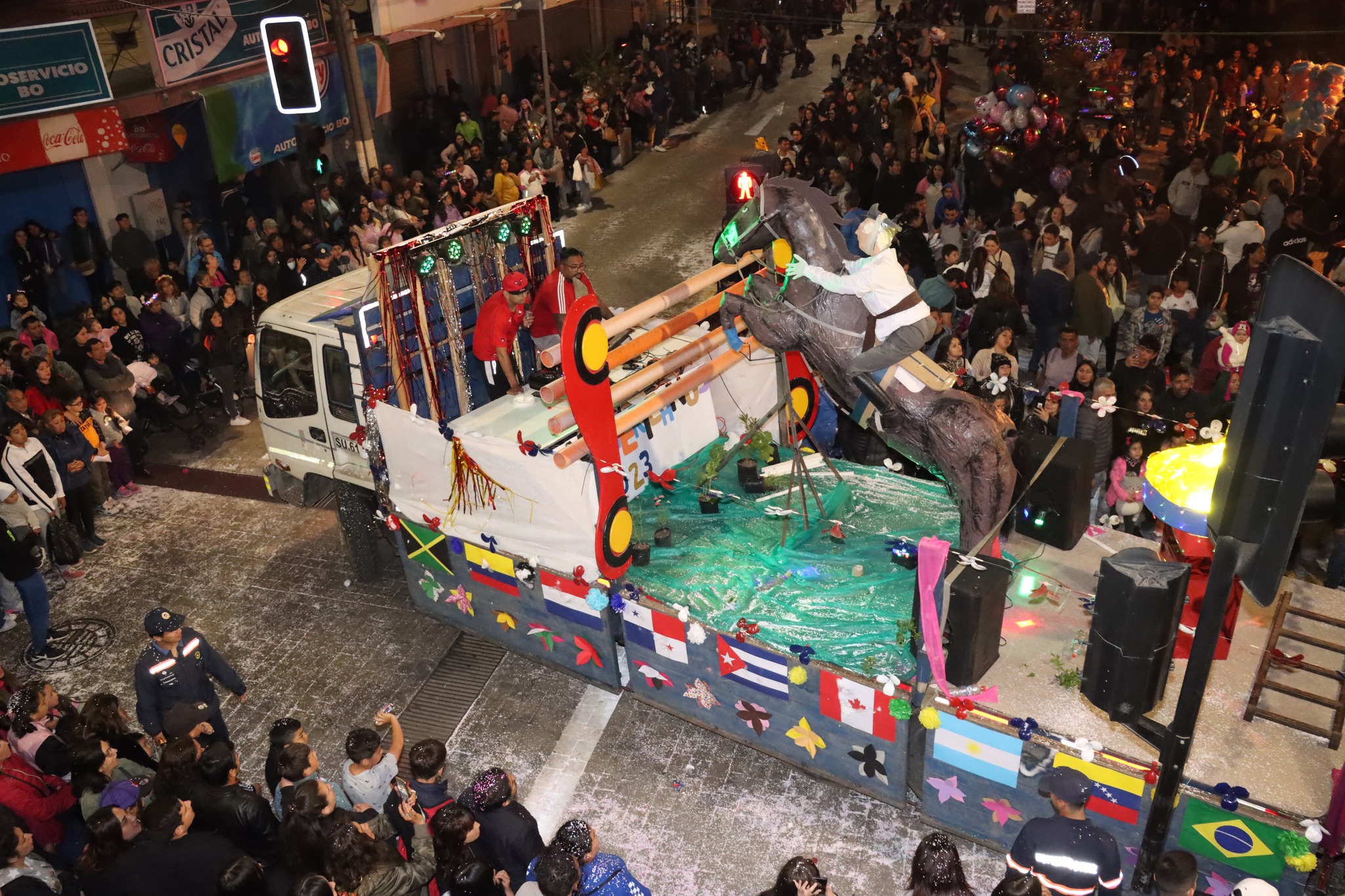 Manuela Figueroa gana concurso de carros alegóricos de Quillota