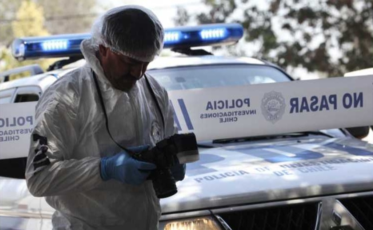  Brigada de Homicidios de Valparaíso investiga el hallazgo del cadáver de una mujer en La Calera. Imagen es de carácter referencial.