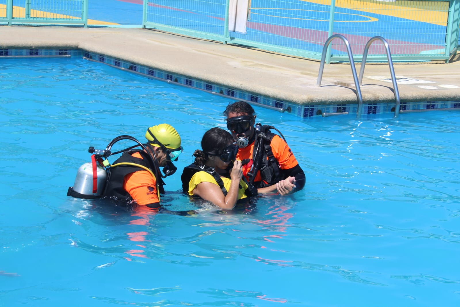 En La Cruz se realizó clínica de buceo inclusivo