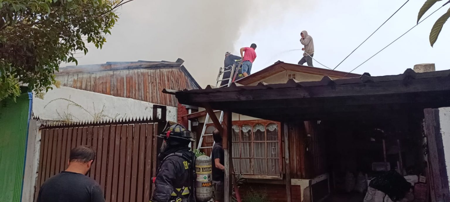 Incendio-afecto-a-cite-y-vivienda-en-Quillota-3-1536x689.jpeg