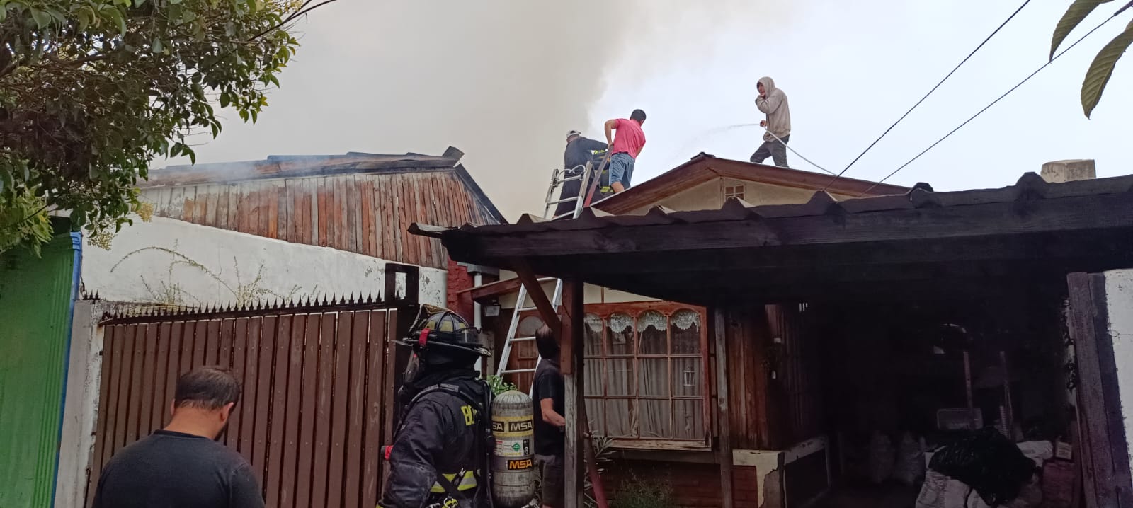 Incendio afectó a cité y vivienda en Quillota