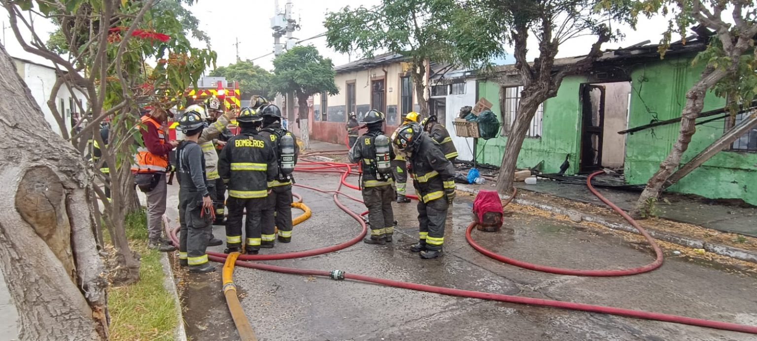 Incendio-afecto-a-cite-y-vivienda-en-Quillota-4-1536x692.jpeg