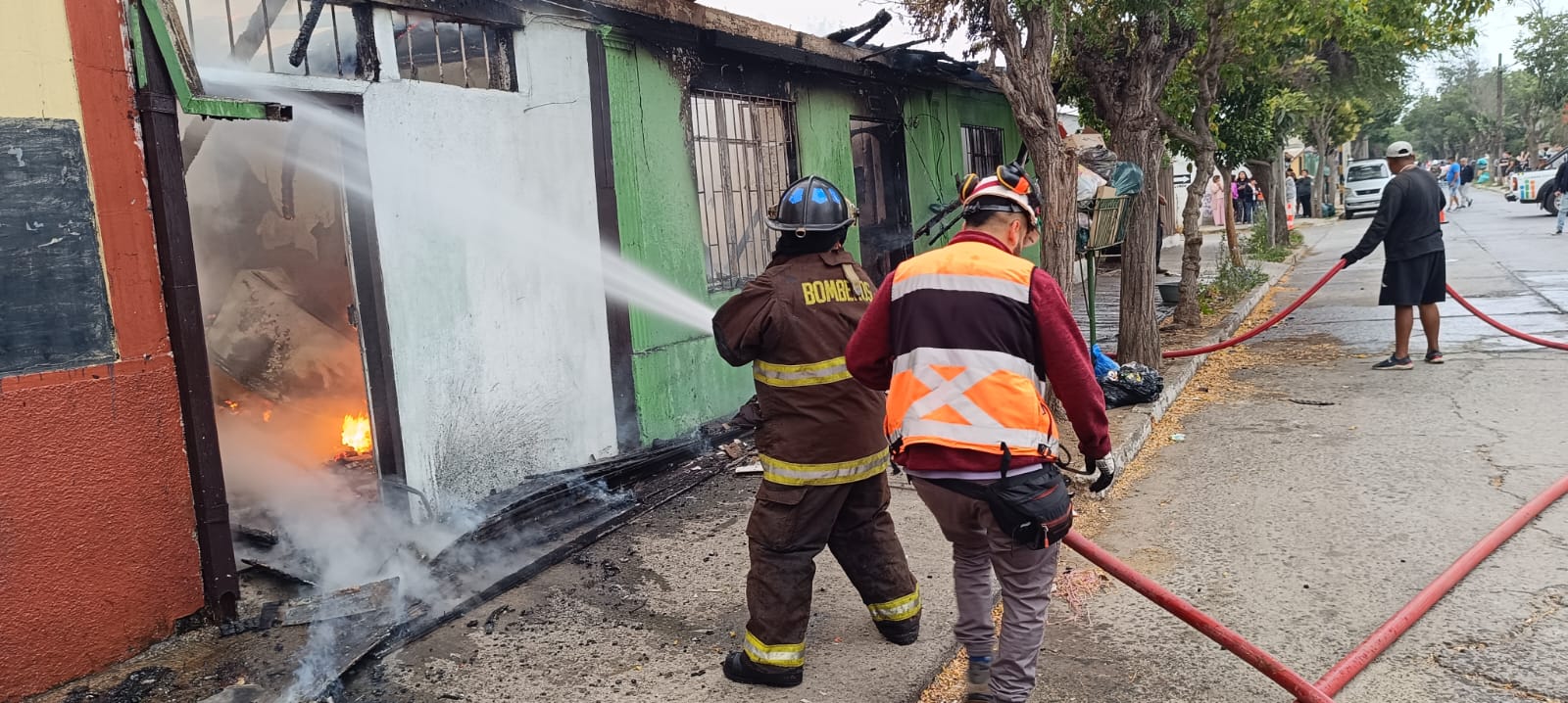 Incendio afectó a cité y vivienda en Quillota