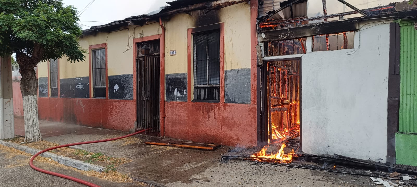 Incendio dejó daños en un cité y una casa en Quillota