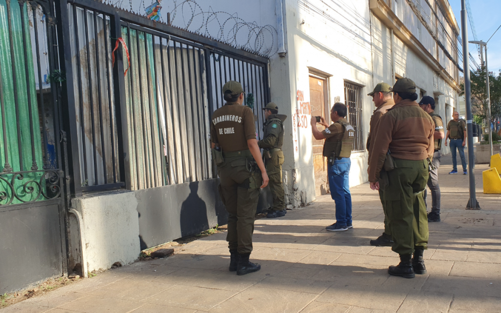 Carabineros desaloja casa okupa ubicada frente a la Plaza de Armas de Quillota