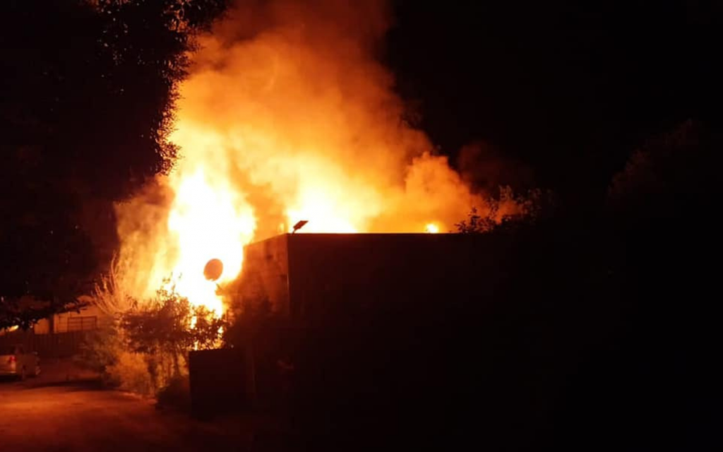 Incendio destruyó la casa de un adulto mayor, su hija y nietos en Nogales