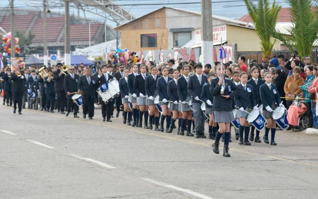 Realizan tradicional desfile por el aniversario 180 de La Calera