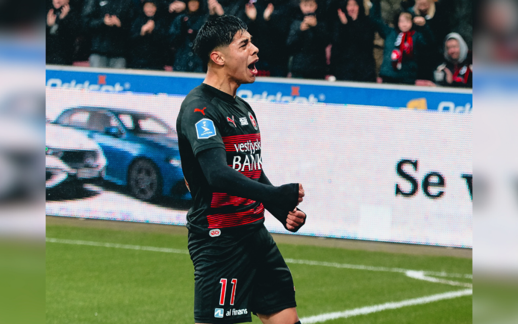 [VIDEO] Impecable volea de Darío Osorio fue elegida el Gol del Mes en su club