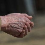 Adulto mayor de 83 años falleció en la vía pública en La Calera