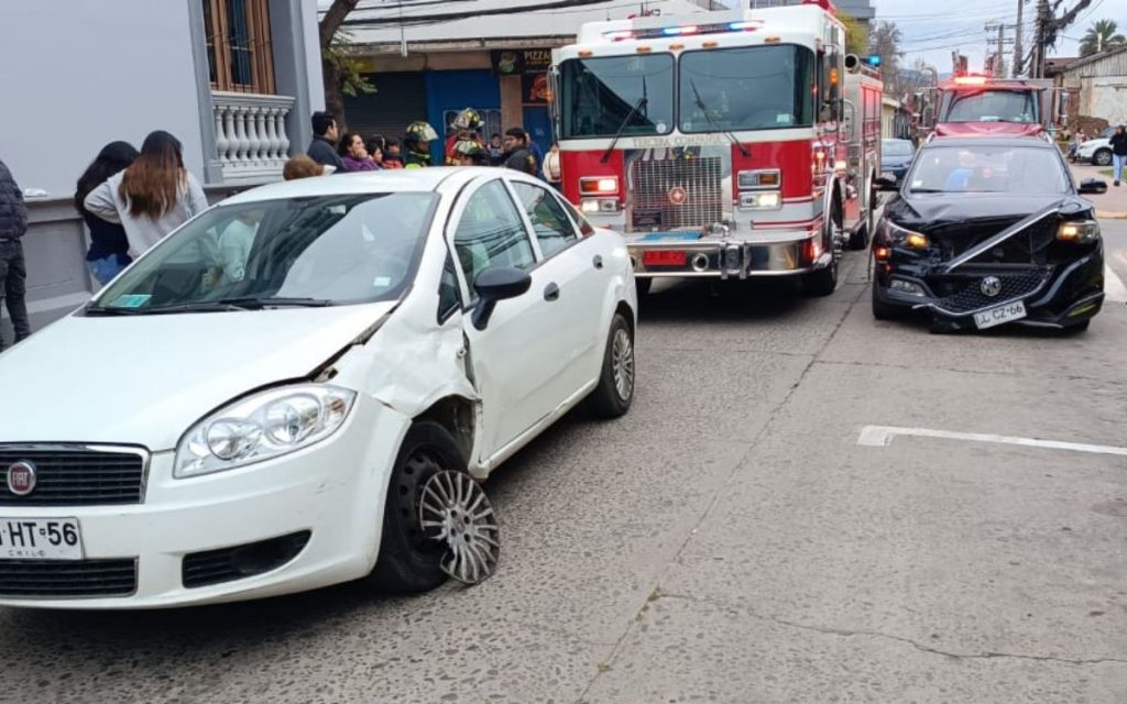 Colisión deja cuatro personas lesionadas en Quillota