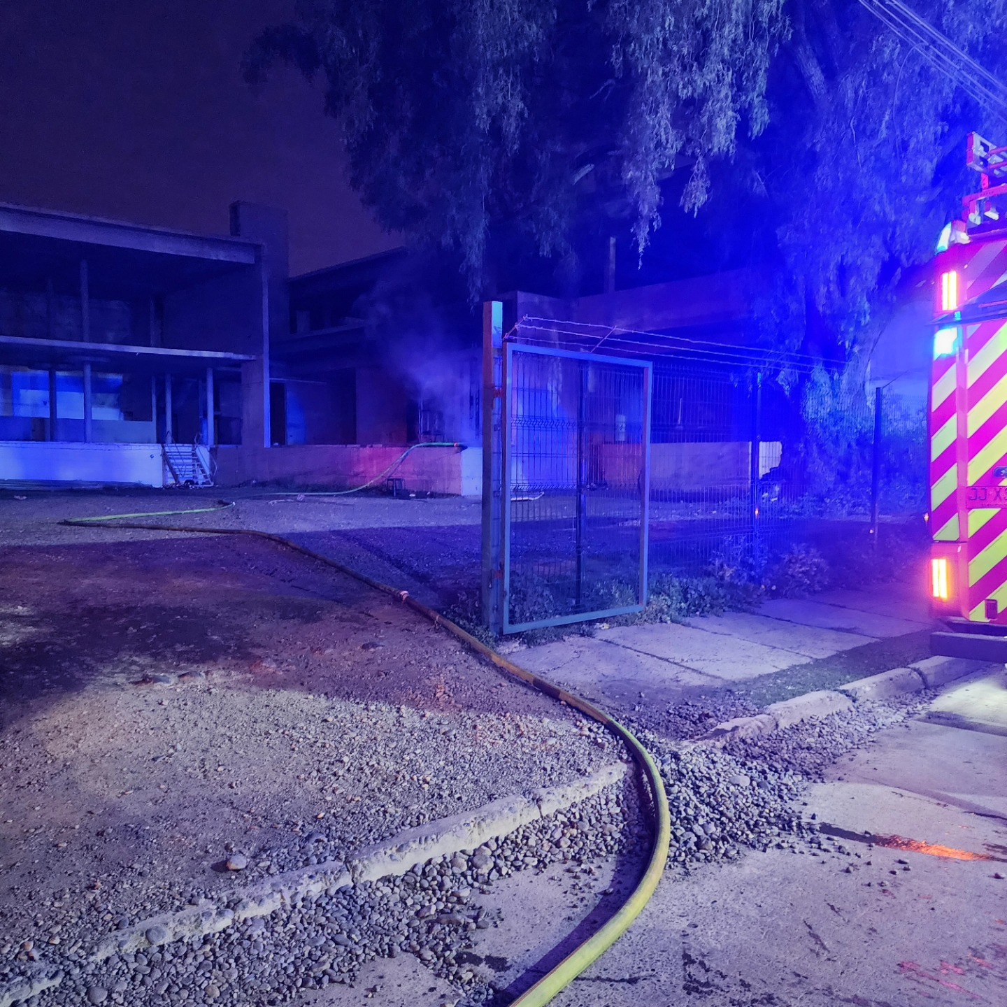 Otro incendio afectó caseta del inconcluso Centro Cultural