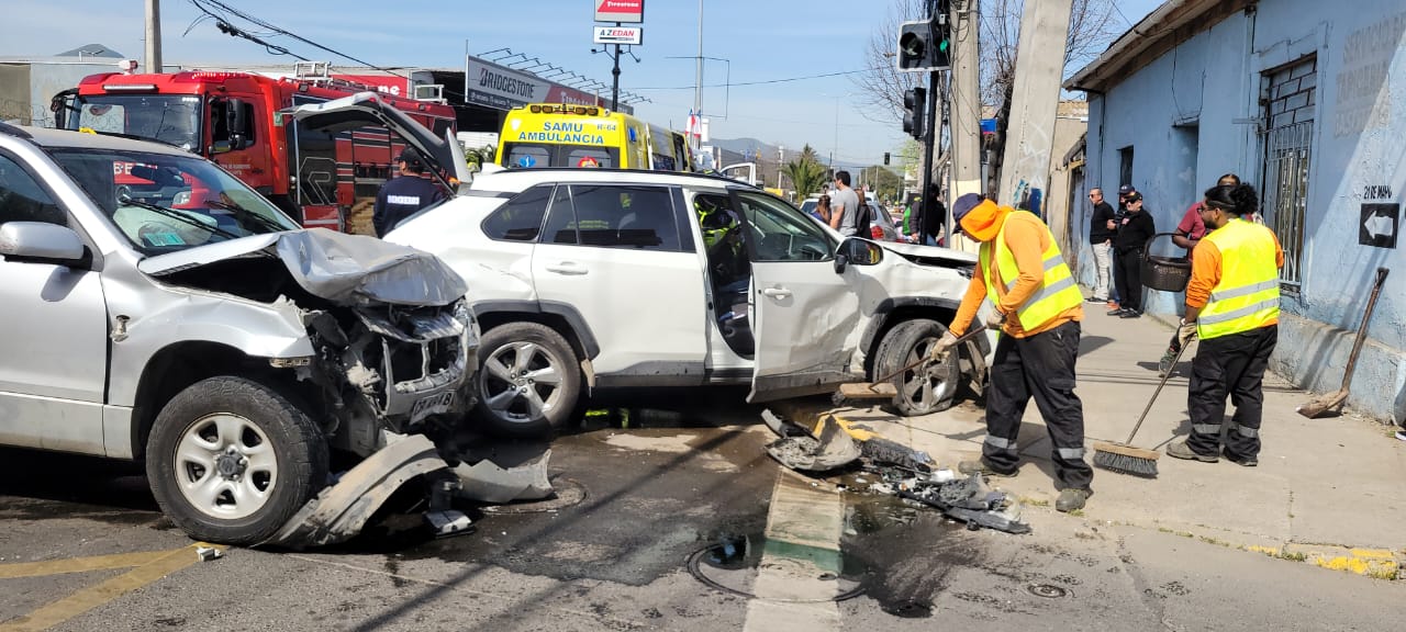 Colisión de alta energía deja tres heridos en Quillota