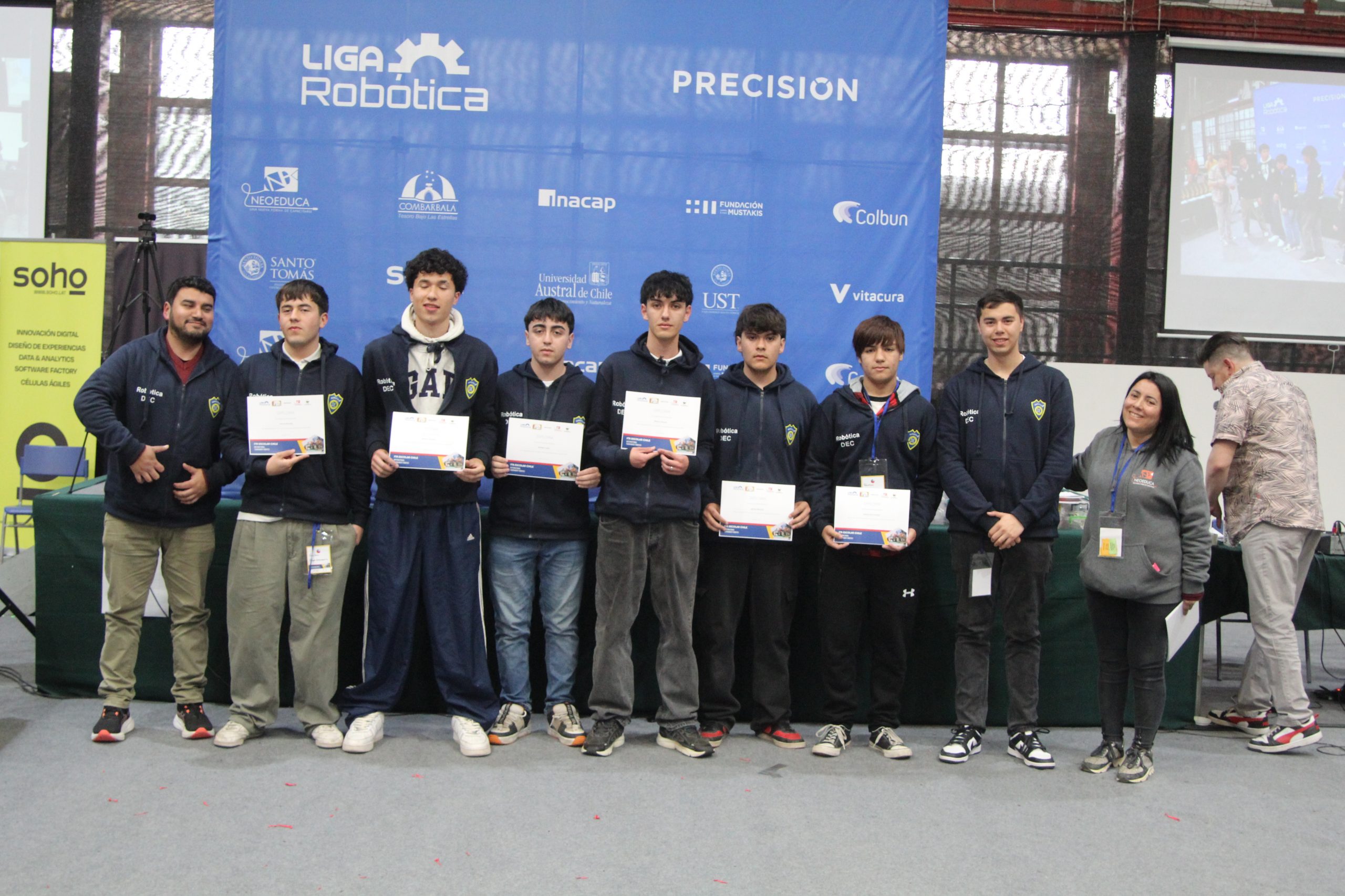 Escolares de Quillota brillan en torneo internacional de Robótica