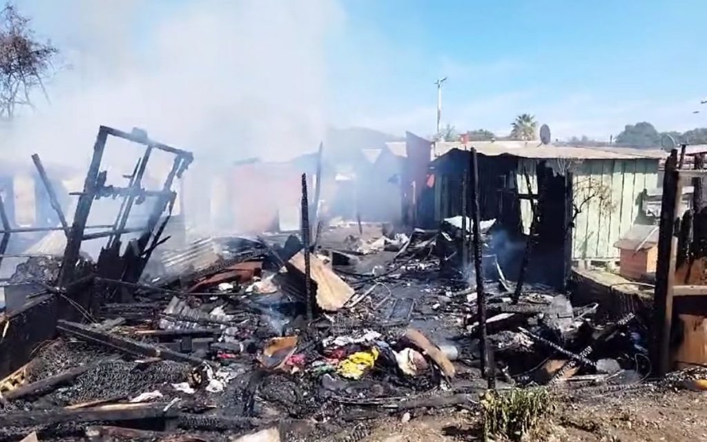 Incendio destruyó tres casas en Hijuelas: inician campaña solidaria por damnificados