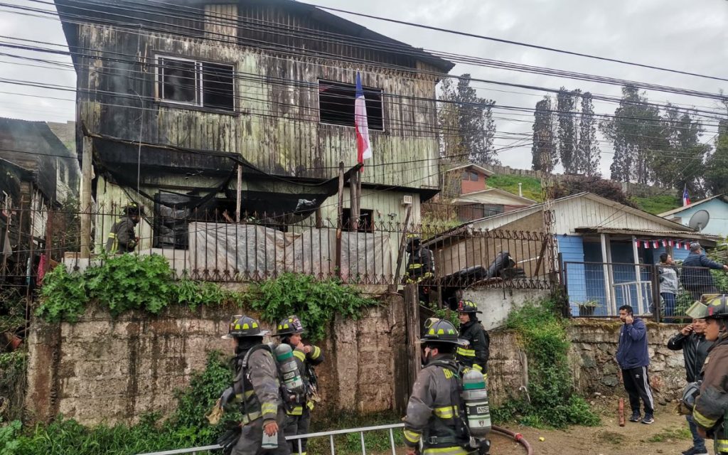 Incendio en Quillota dejó ocho personas damnificadas