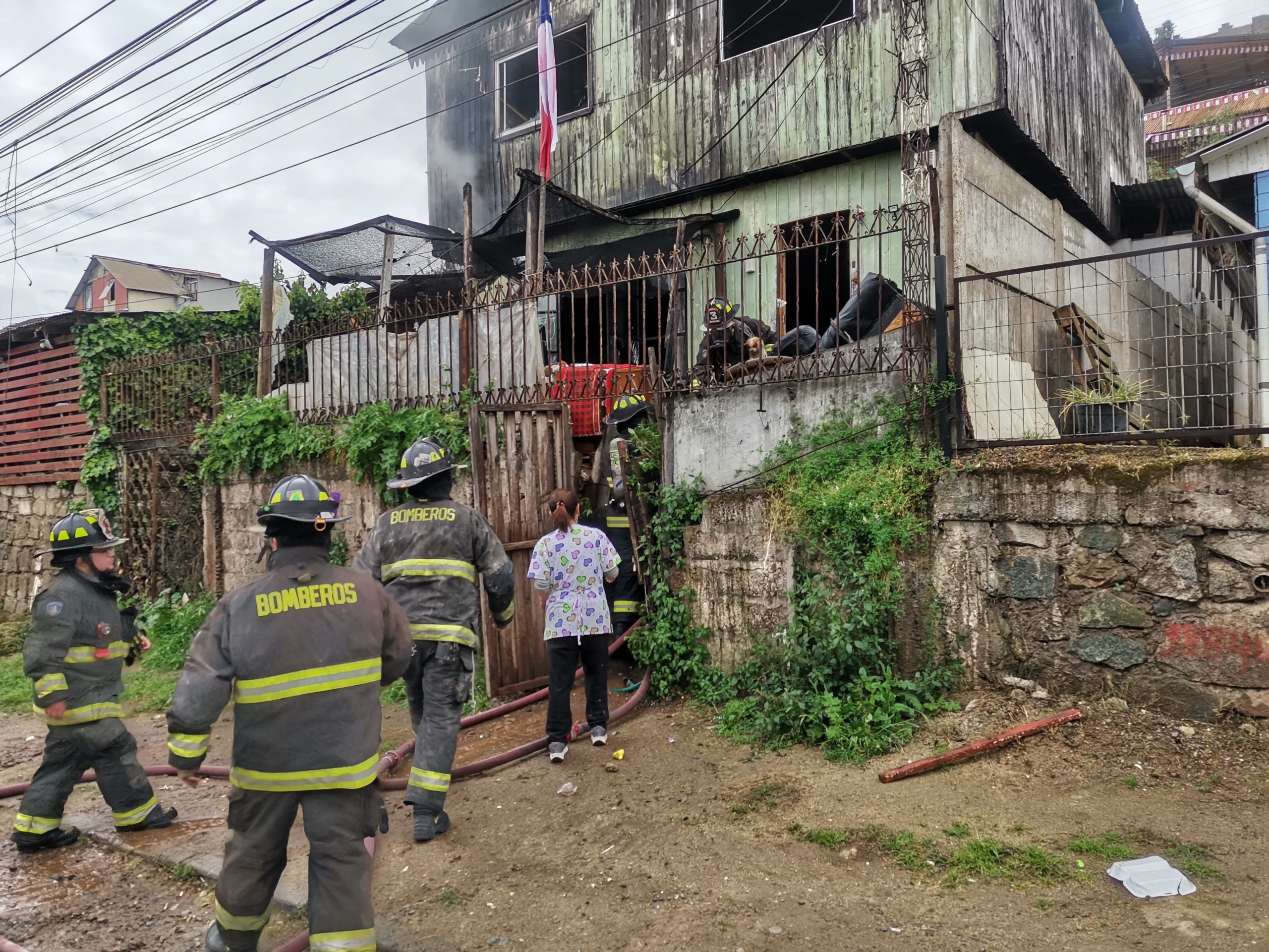 Incendio en Quillota dejó ocho personas damnificadas