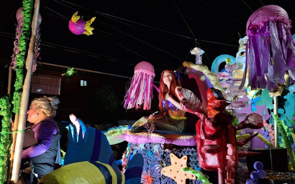 [FOTOS] La Cruz tuvo deslumbrante Desfile de Carros Alegóricos