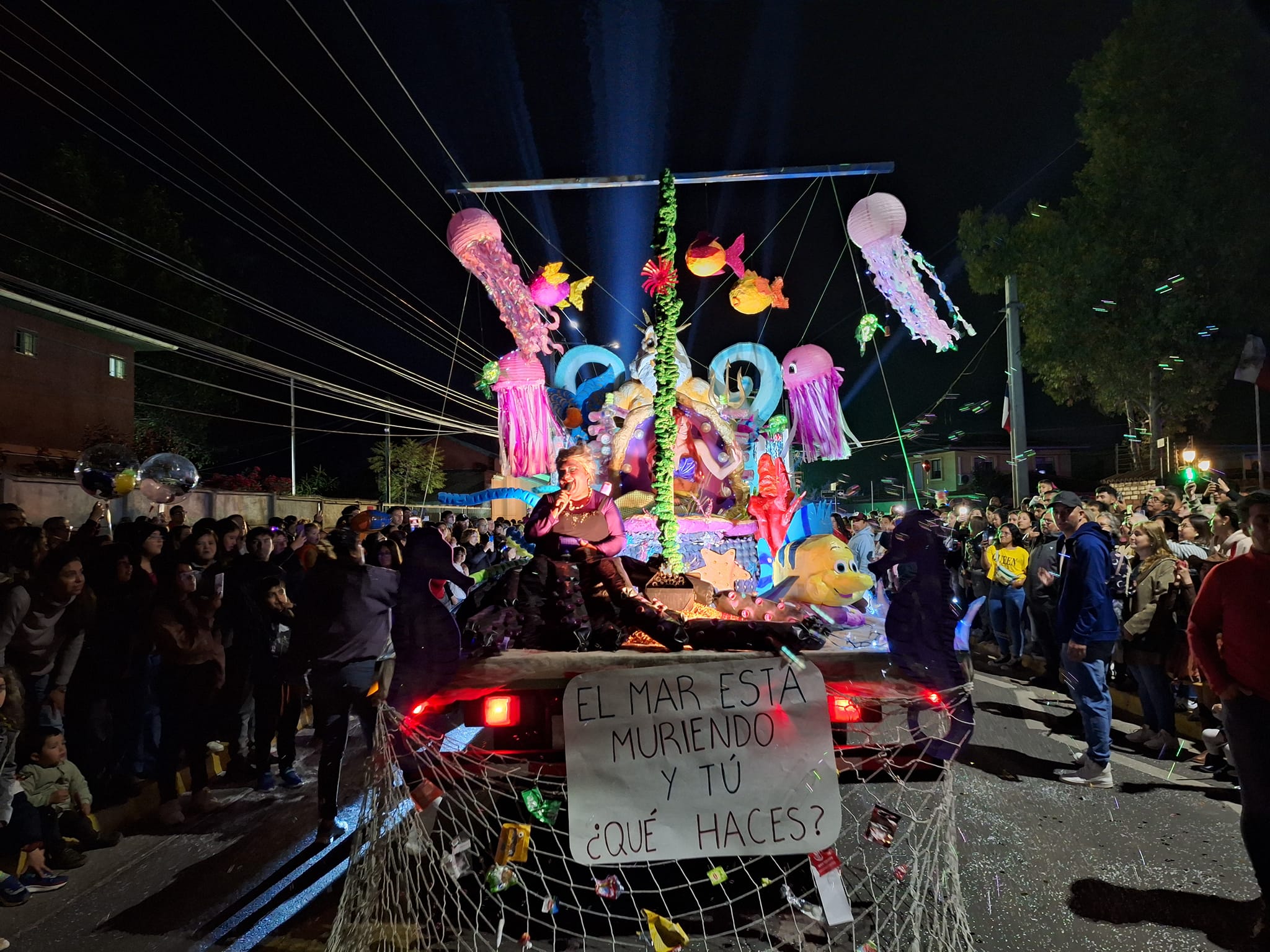 [FOTOS] La Cruz tuvo deslumbrante Desfile de Carros Alegóricos