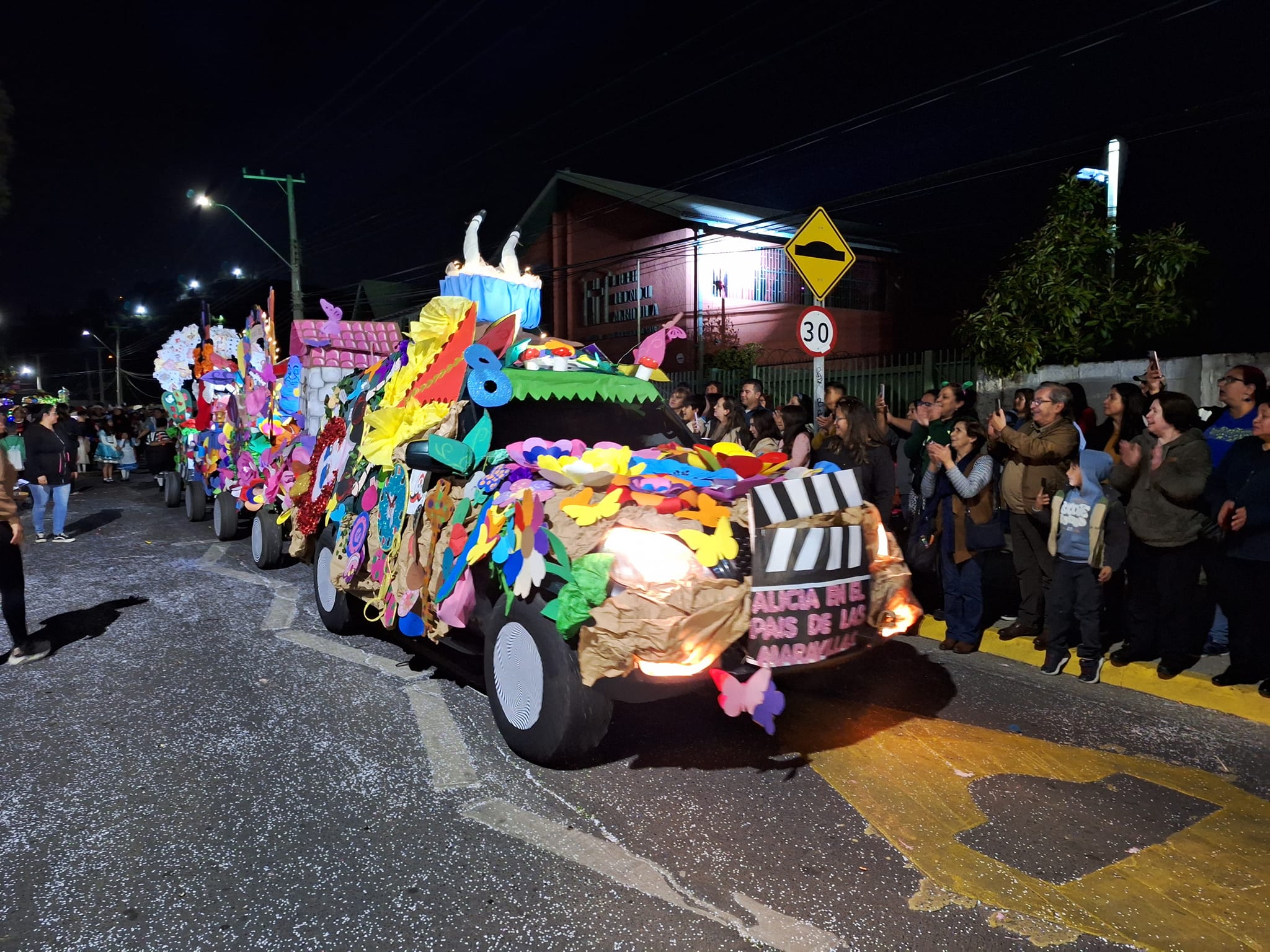 [FOTOS] La Cruz tuvo deslumbrante Desfile de Carros Alegóricos