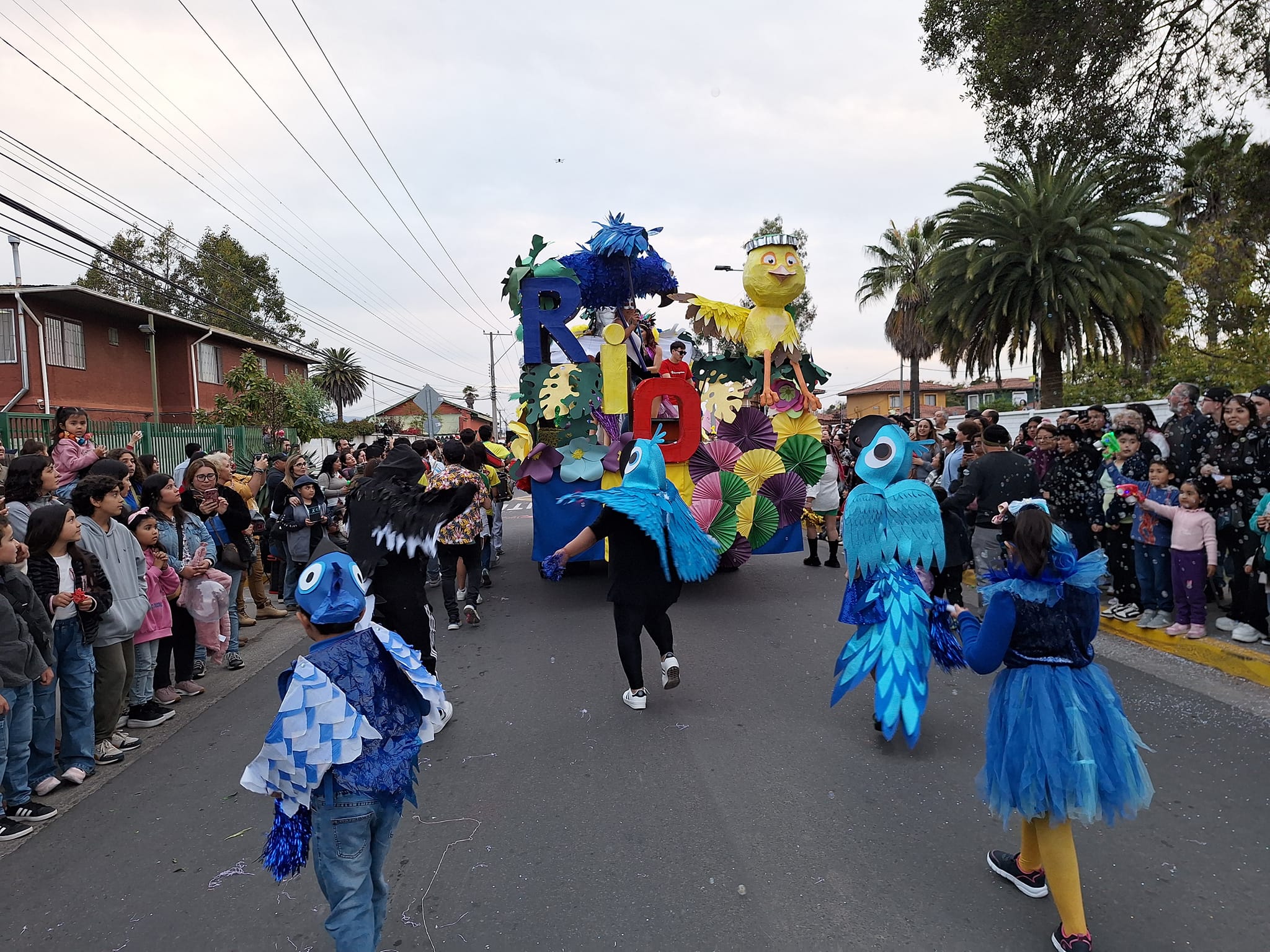 La Cruz tuvo deslumbrante Desfile de Carros Alegóricos