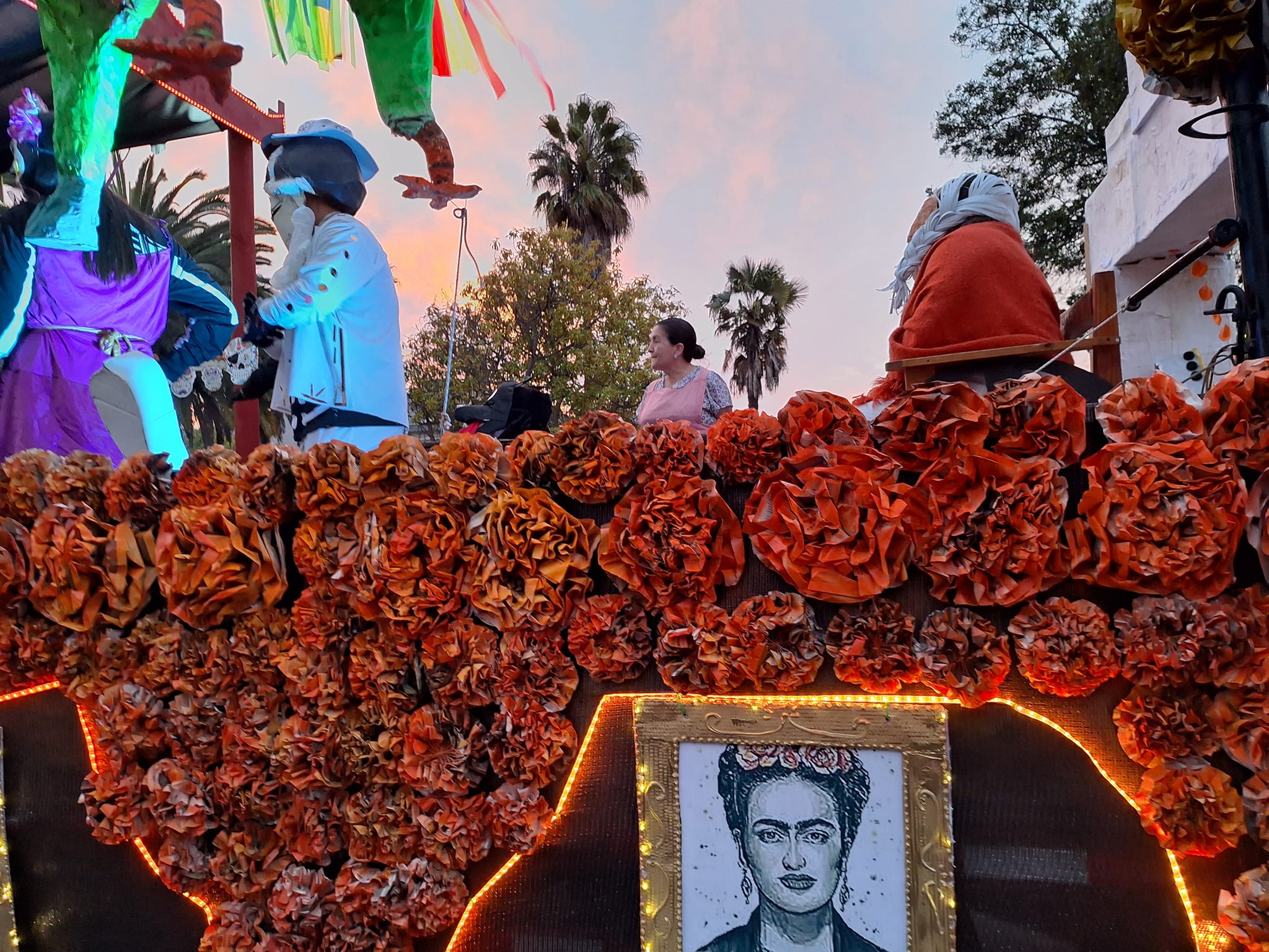 La Cruz tuvo deslumbrante Desfile de Carros Alegóricos