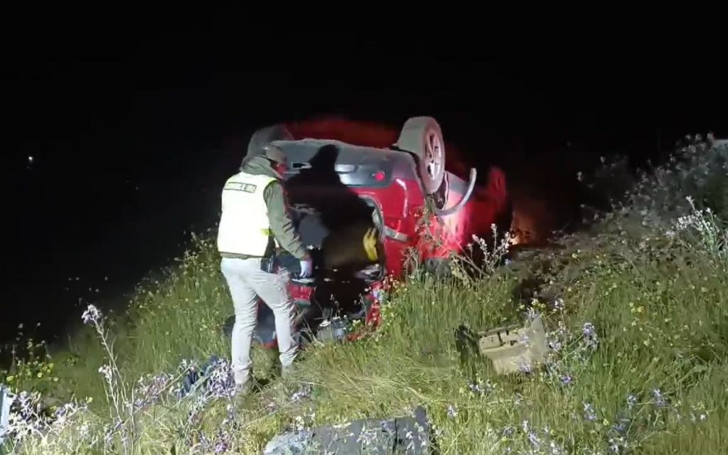 Volcó en La Ligua cuando intentaba huir de Carabineros llevaba 7 kilos de droga