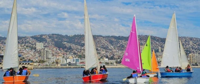 Regata en Valparaíso por los 100 años de la Cámara de Comercio