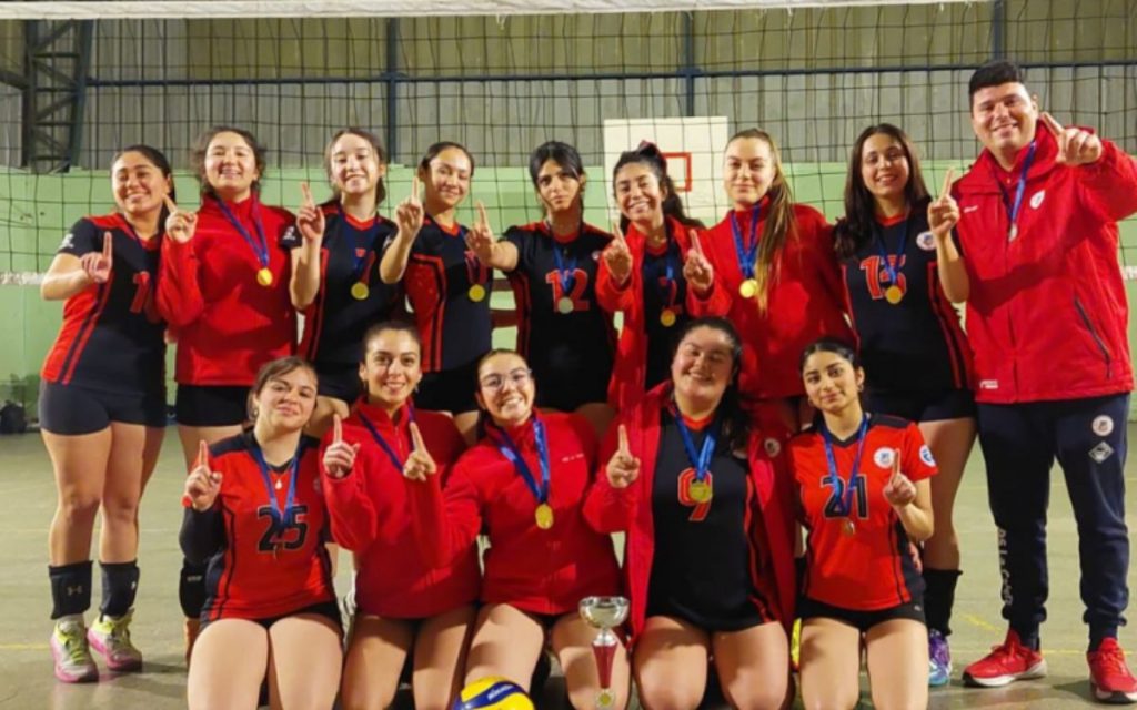 Equipo femenino de CDS Vóleibol La Calera es campeón de la Copa Amistad en Til Til