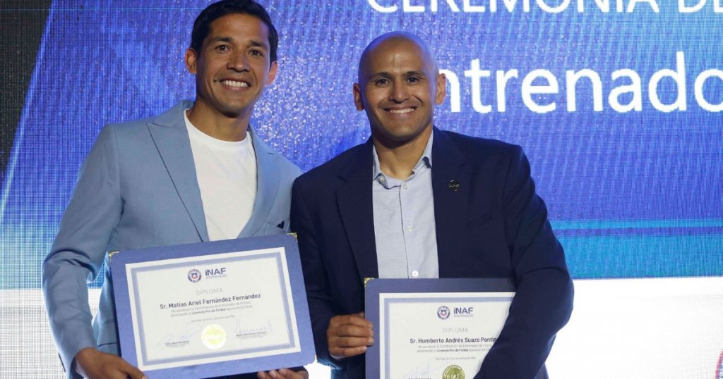 Matías Fernández y Chupete Suazo sacaron su título director técnico junto a compañeros de la selección dorada